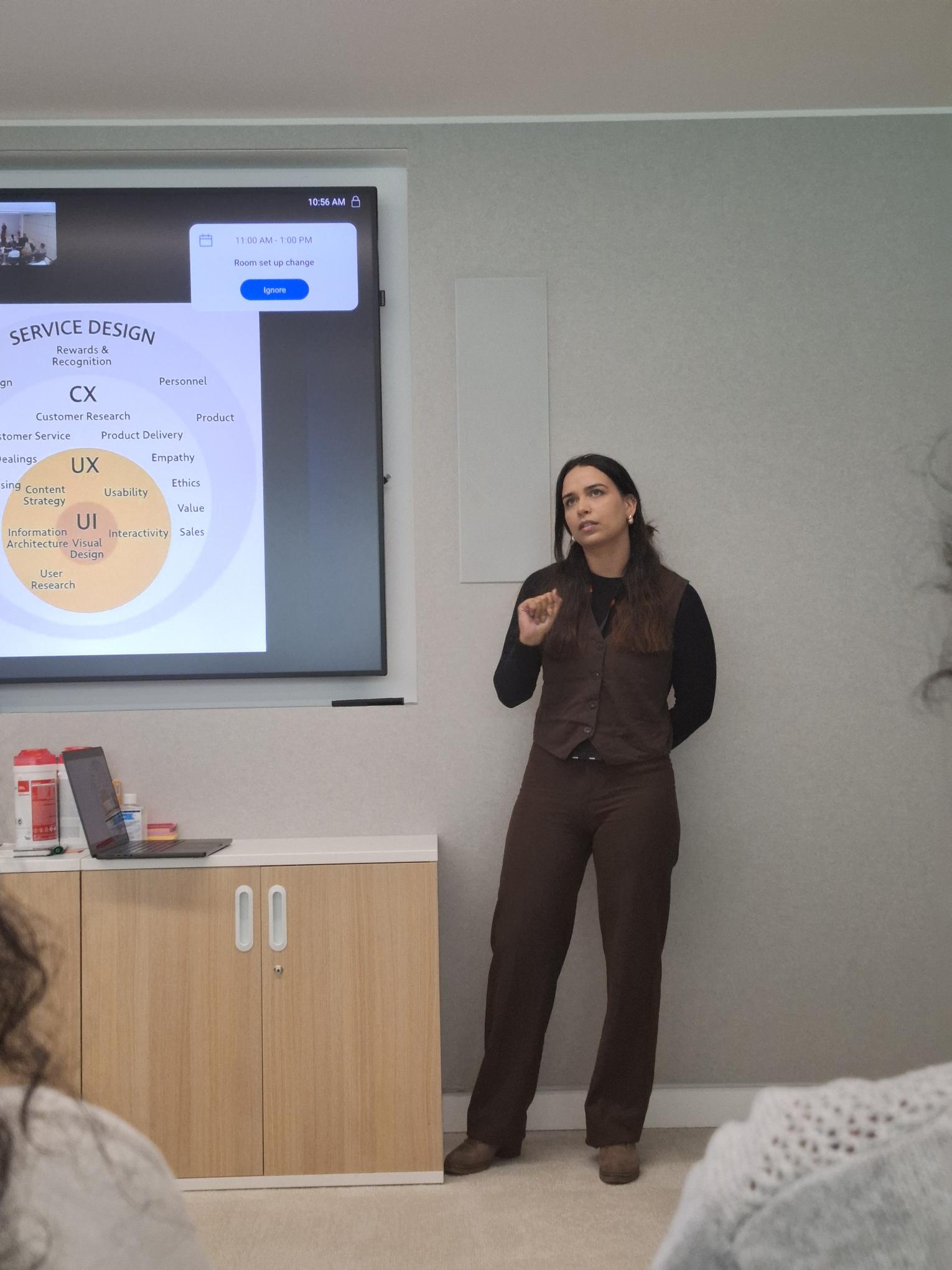 Jessica presenting service design fundamentals